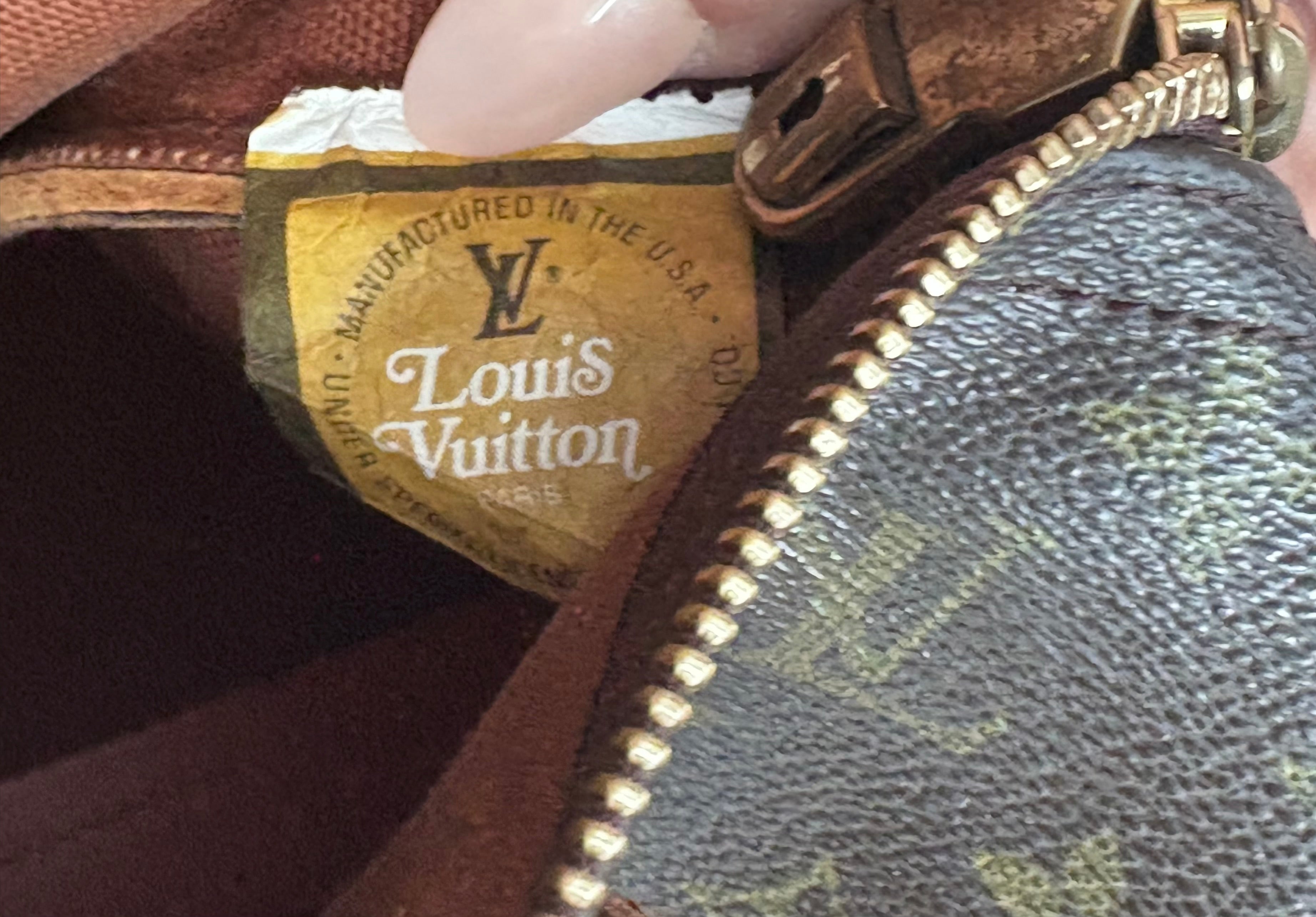 Collectors Piece Vintage 1970s-1990s Louis Vuitton Speedy 35 by French Company
