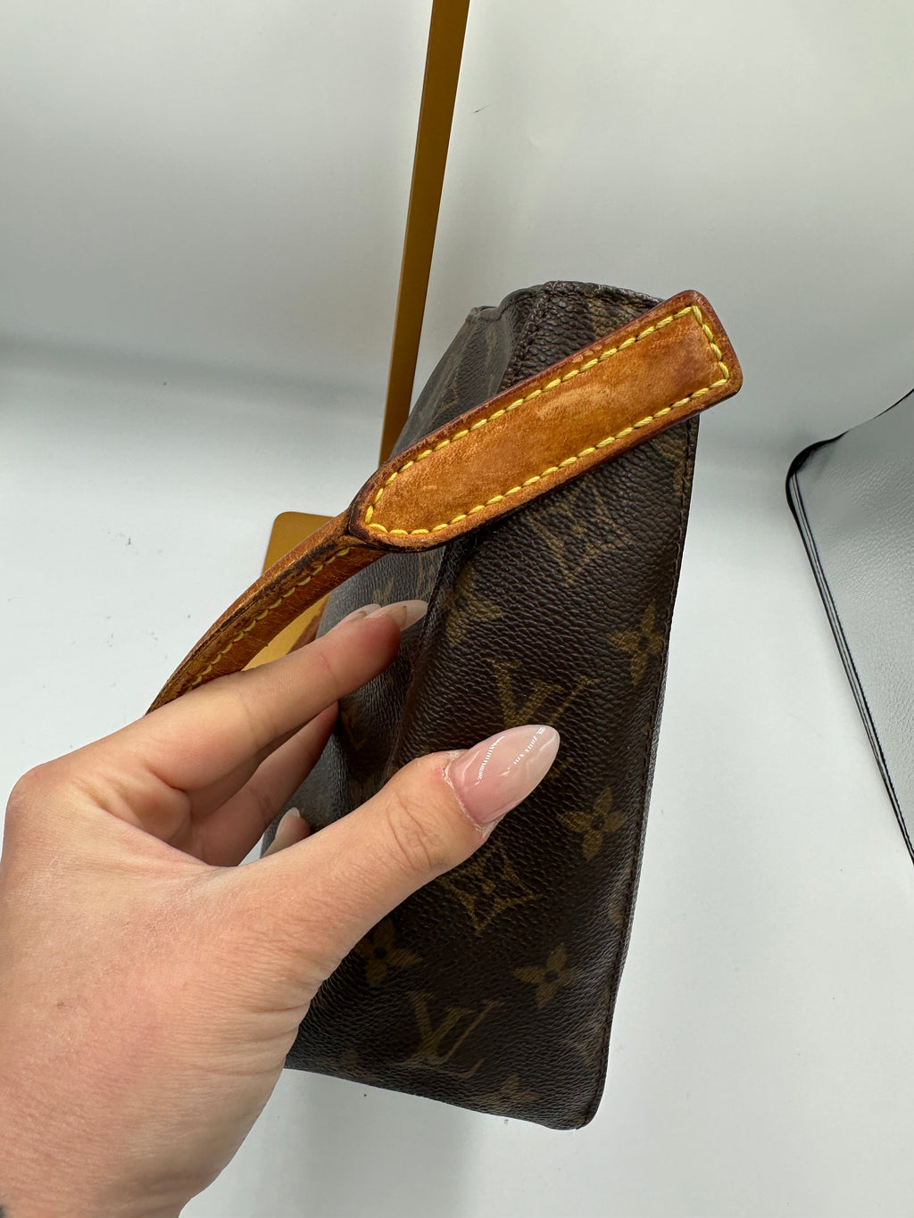 Louis Vuitton 1999 leather Monogram Looping Bag