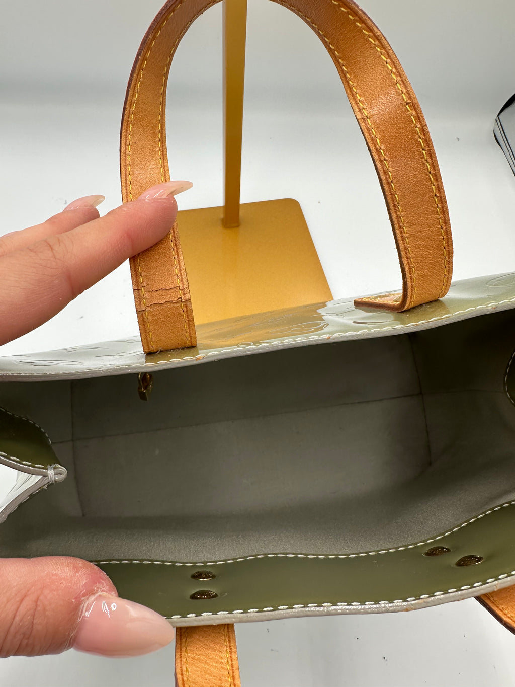 Louis Vuitton monogram Vernis Reade handbag in Lavande colour