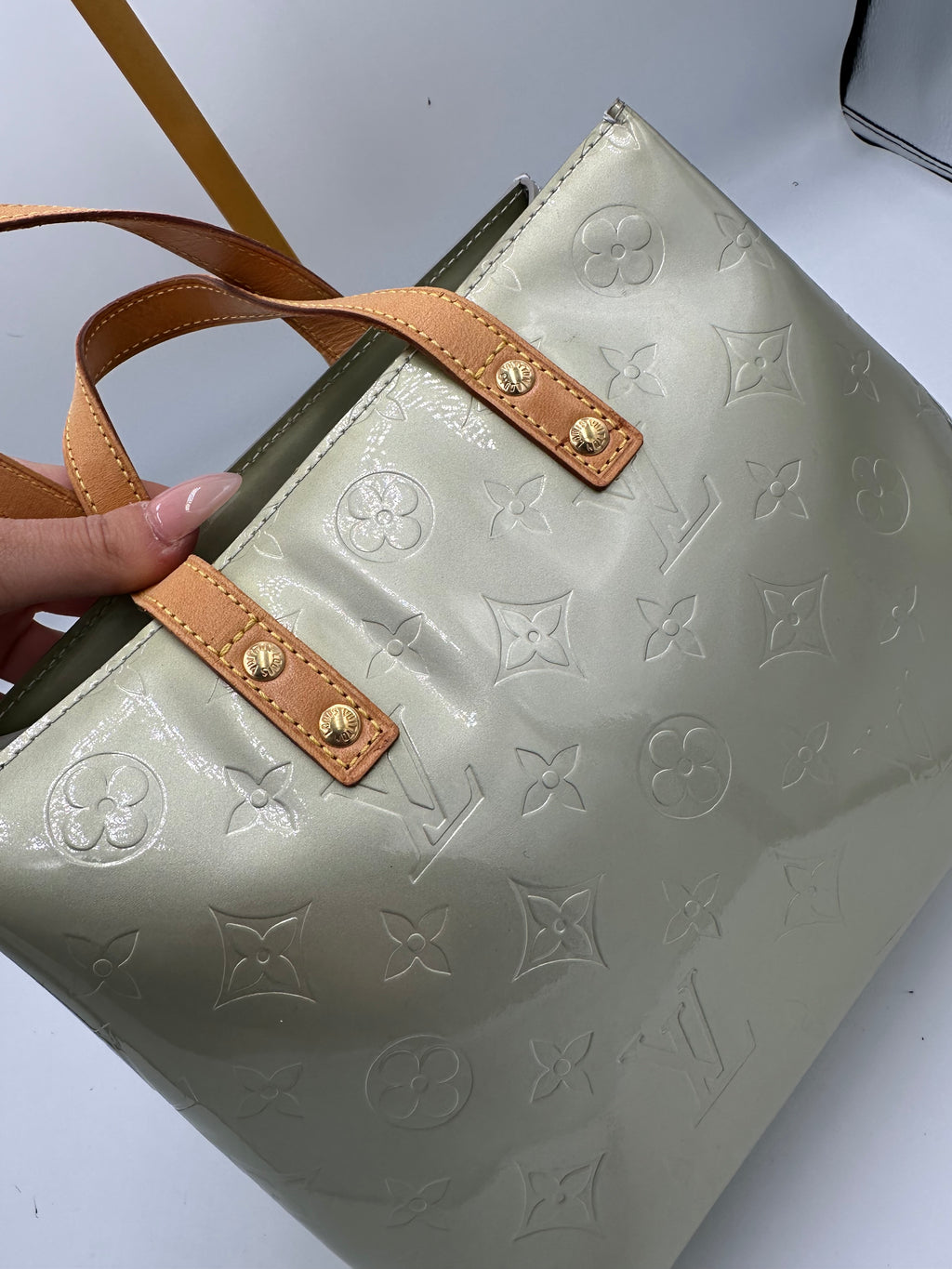 Louis Vuitton monogram Vernis Reade handbag in Lavande colour