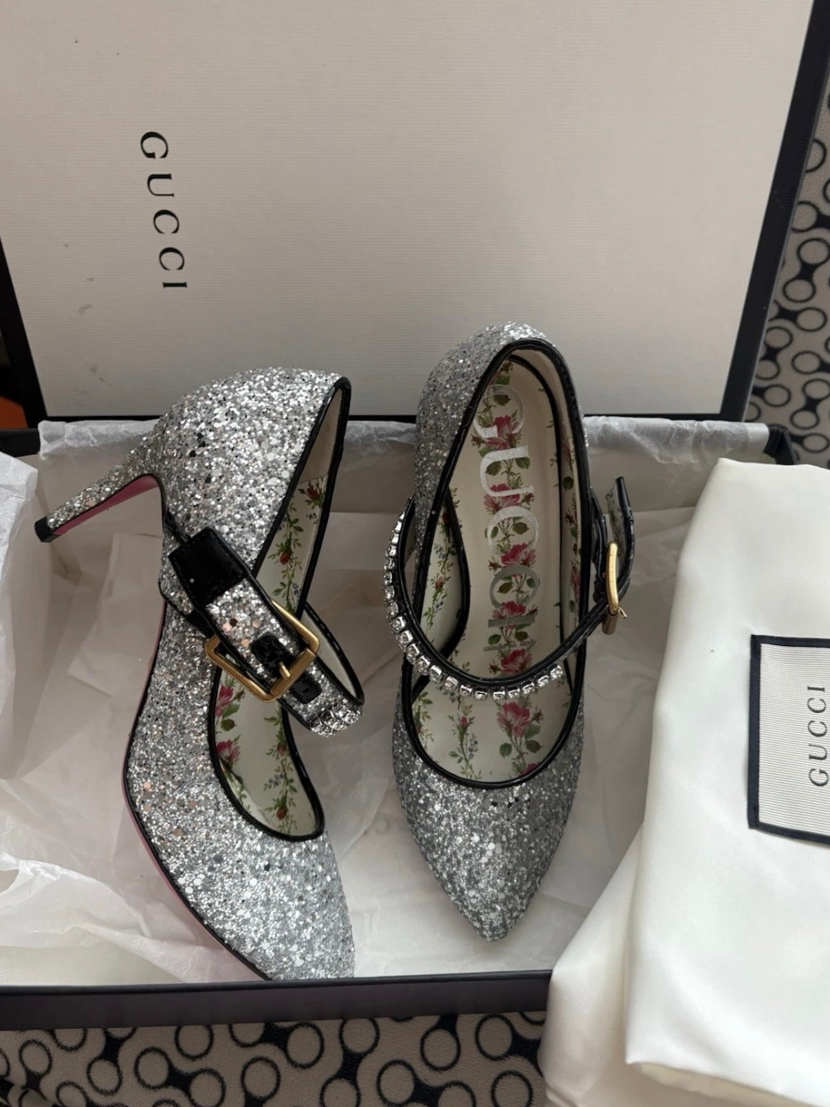 Rare Gucci Sylvie Glitter Mary Jane Heels in Silver Glitter with Pink Bottom