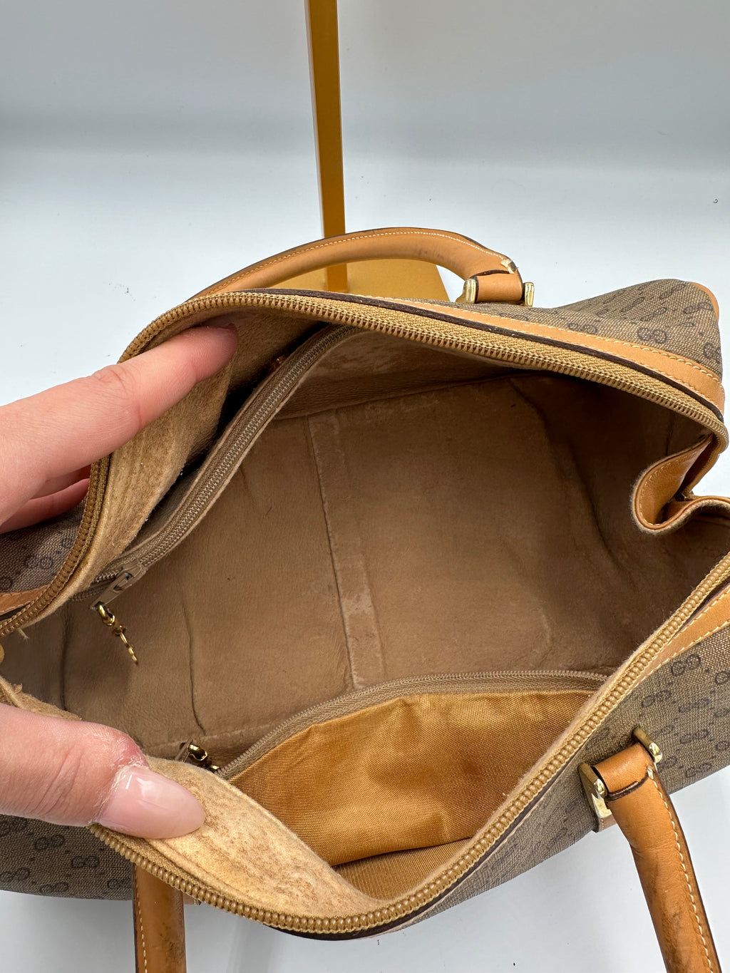 Vintage Gucci Micro GG Supreme boston handbag