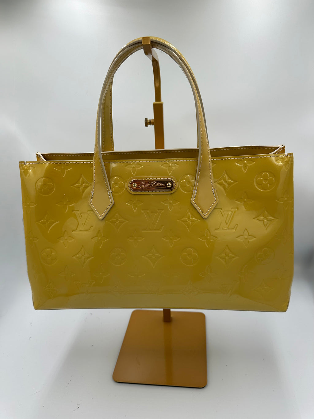 Louis Vuitton Wilshire PM handbag in yellow Monogram Vernis