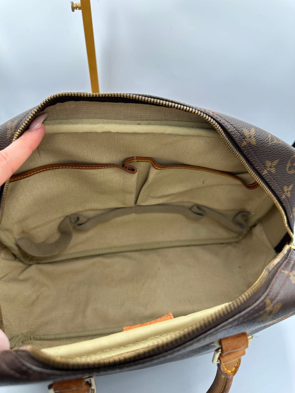 Vintage 90s Louis Vuitton Deauville monogram leather bag