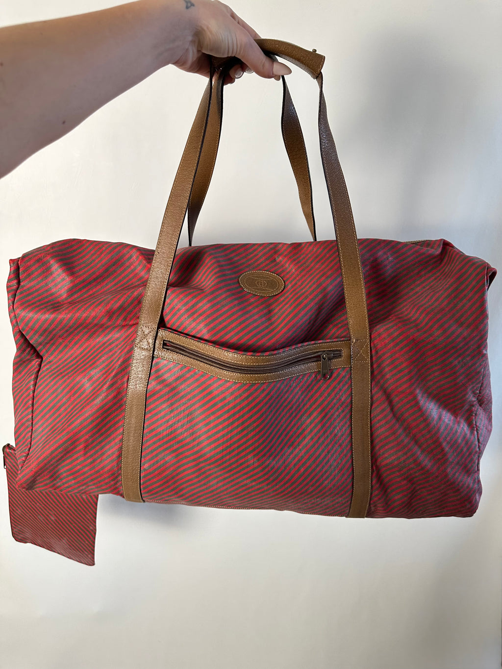 Vintage 90’s Gucci 48-hour Duffle large travel bag from the Rigate line with small pouch