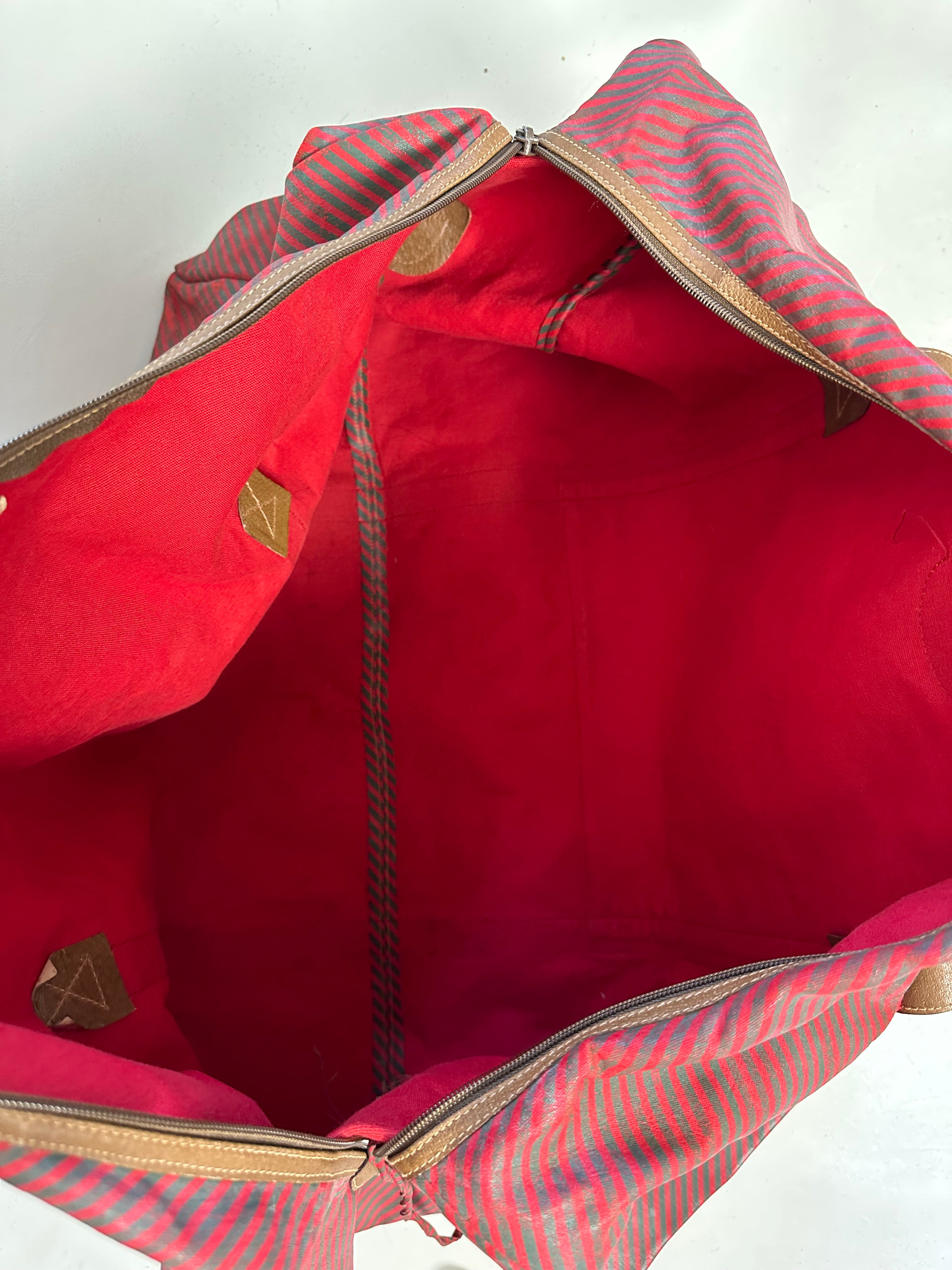 Vintage 90’s Gucci 48-hour Duffle large travel bag from the Rigate line with small pouch