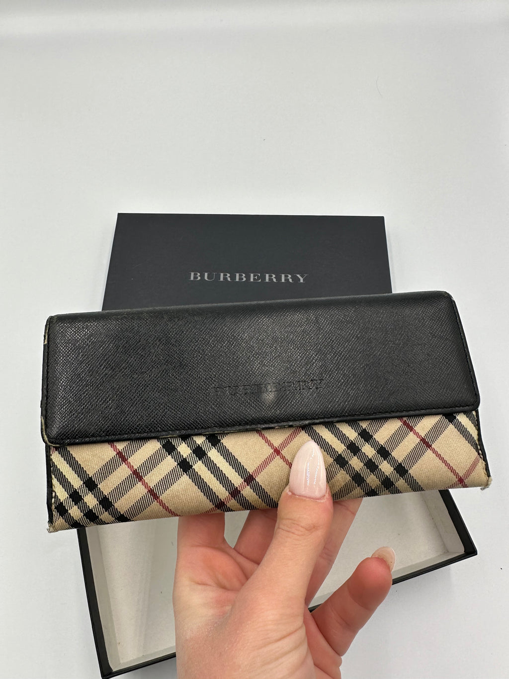 Burberry nova check wallet