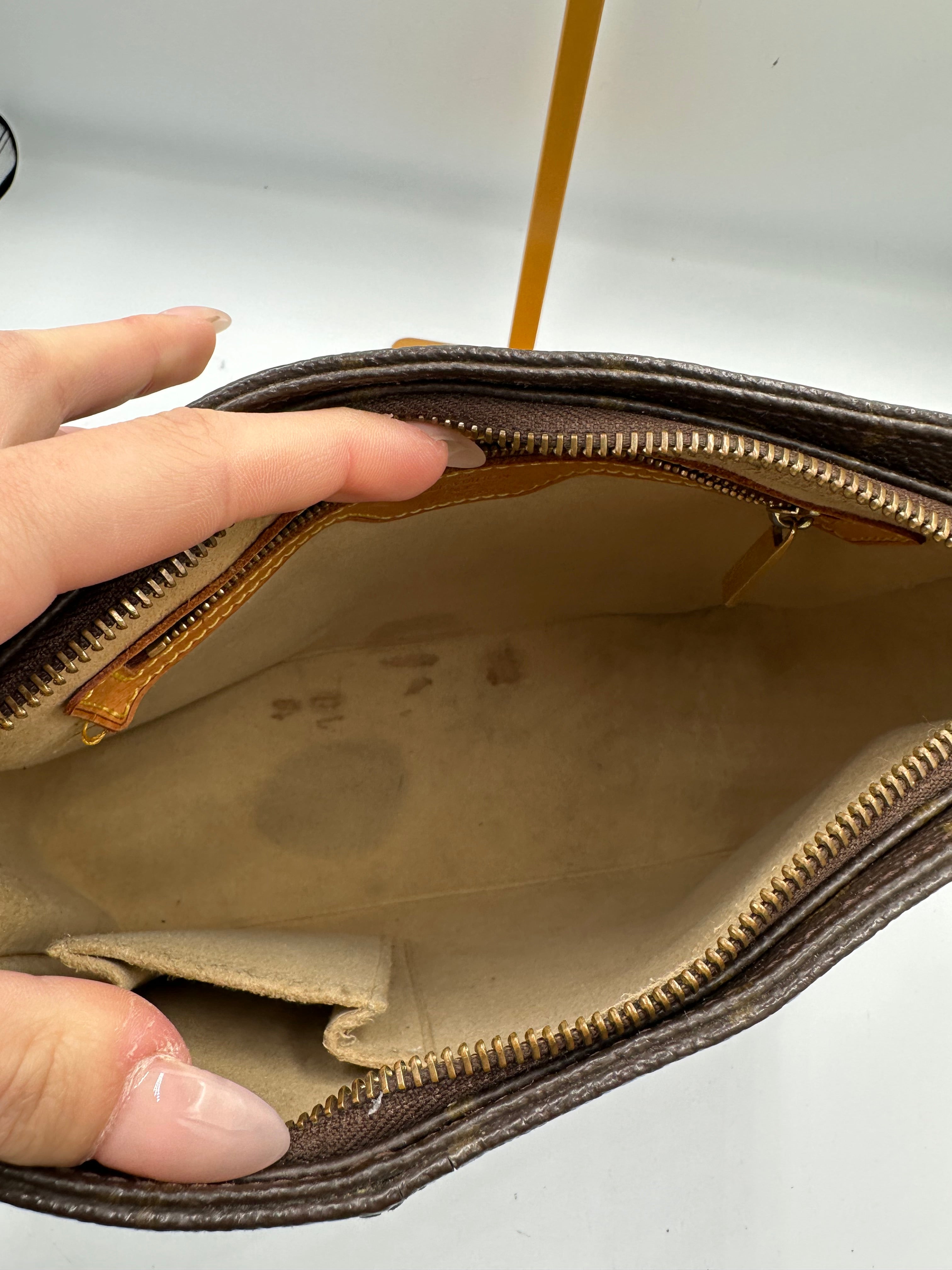 Louis Vuitton 1999 leather Monogram Looping Bag