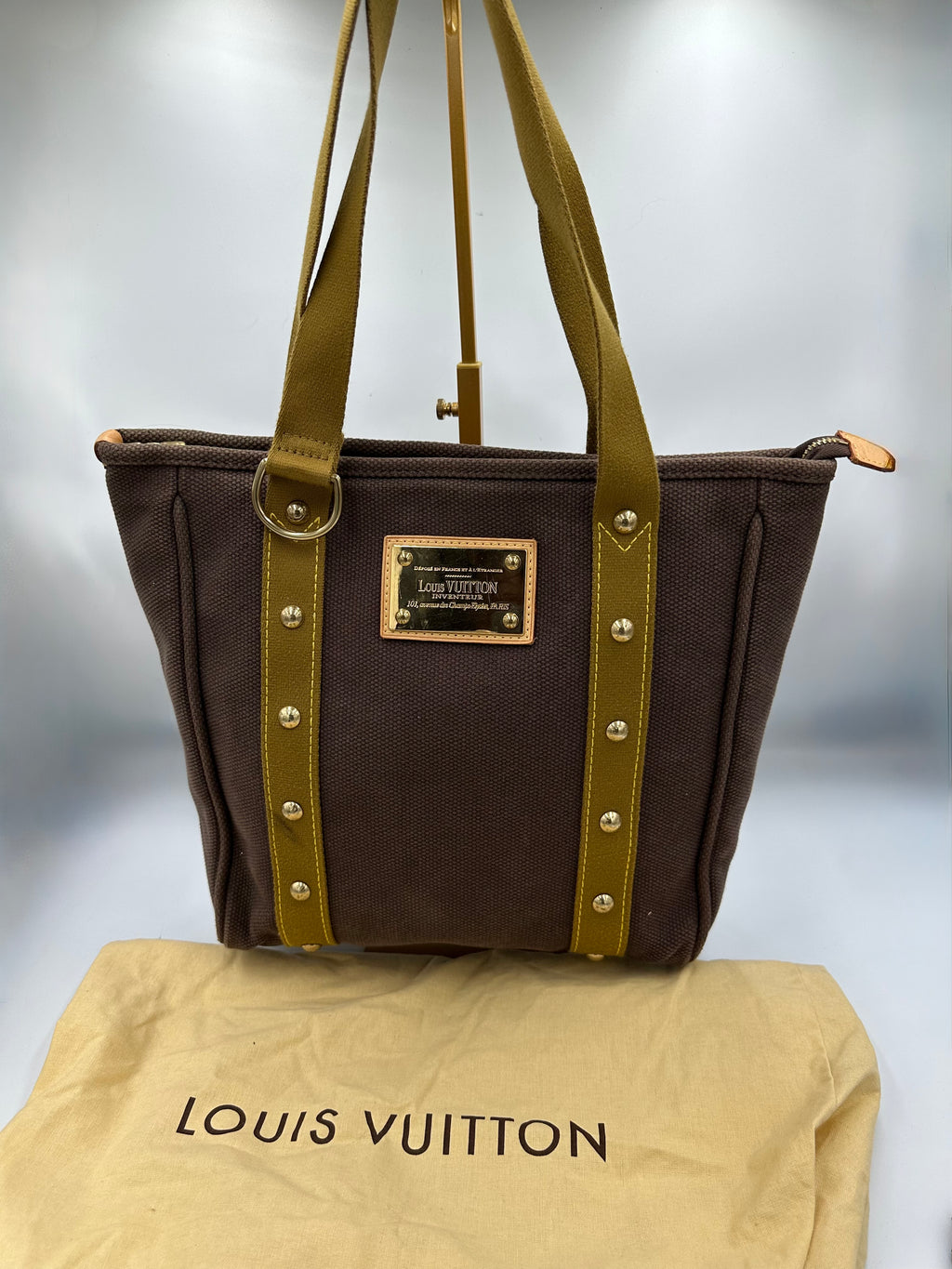 Limited Edition Louis Vuitton Antigua Canvas MM shoulder bag