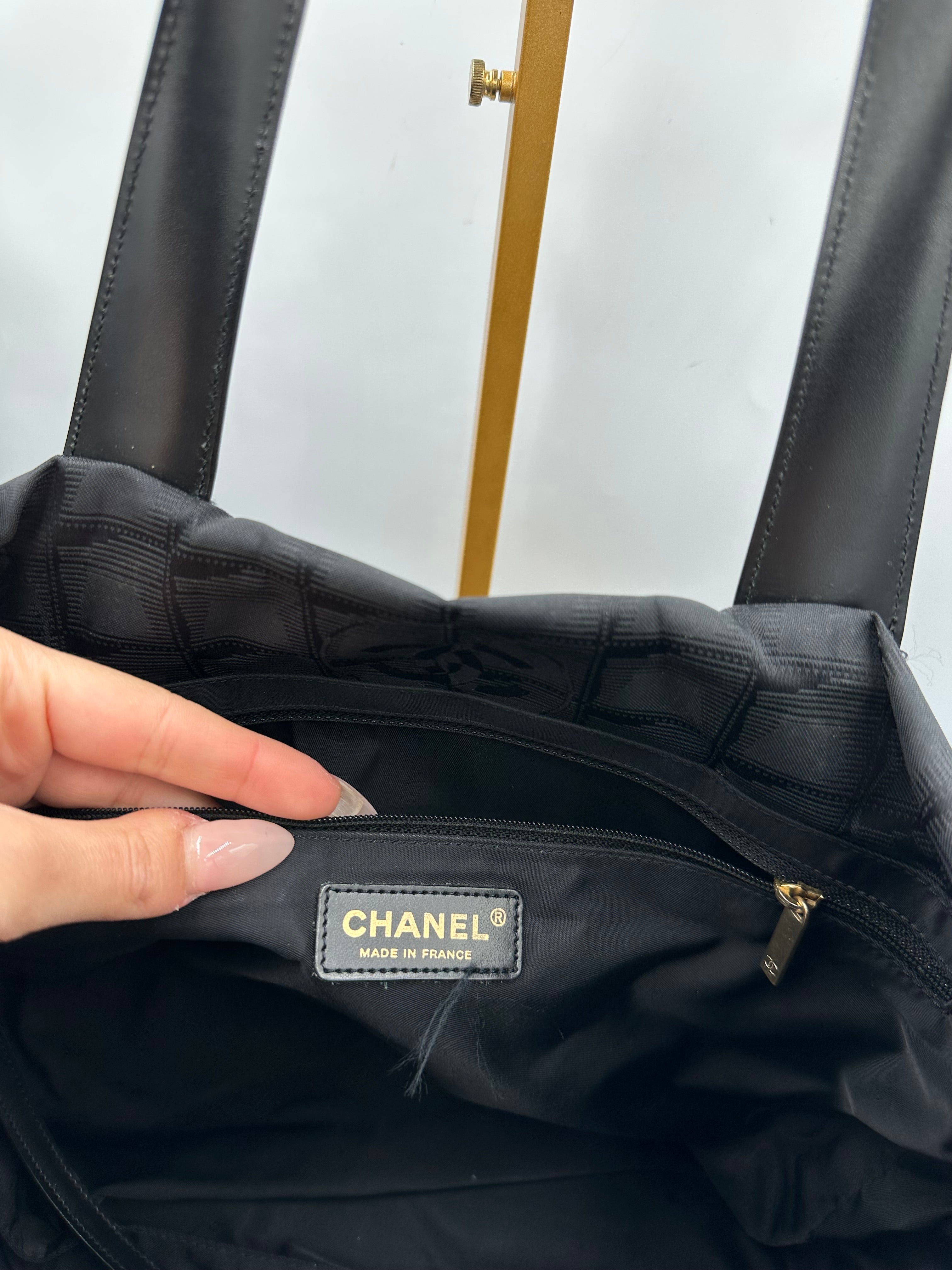 Chanel 2004 Travel Line black shoulder tote bag