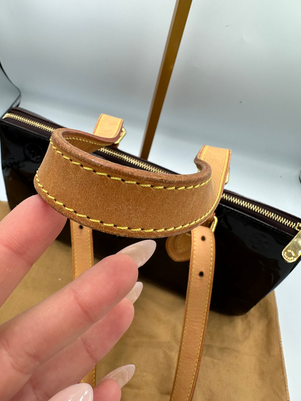 Louis Vuitton Monogram Vernis Rosewood Avenue Shoulder Bag in Amarant purple