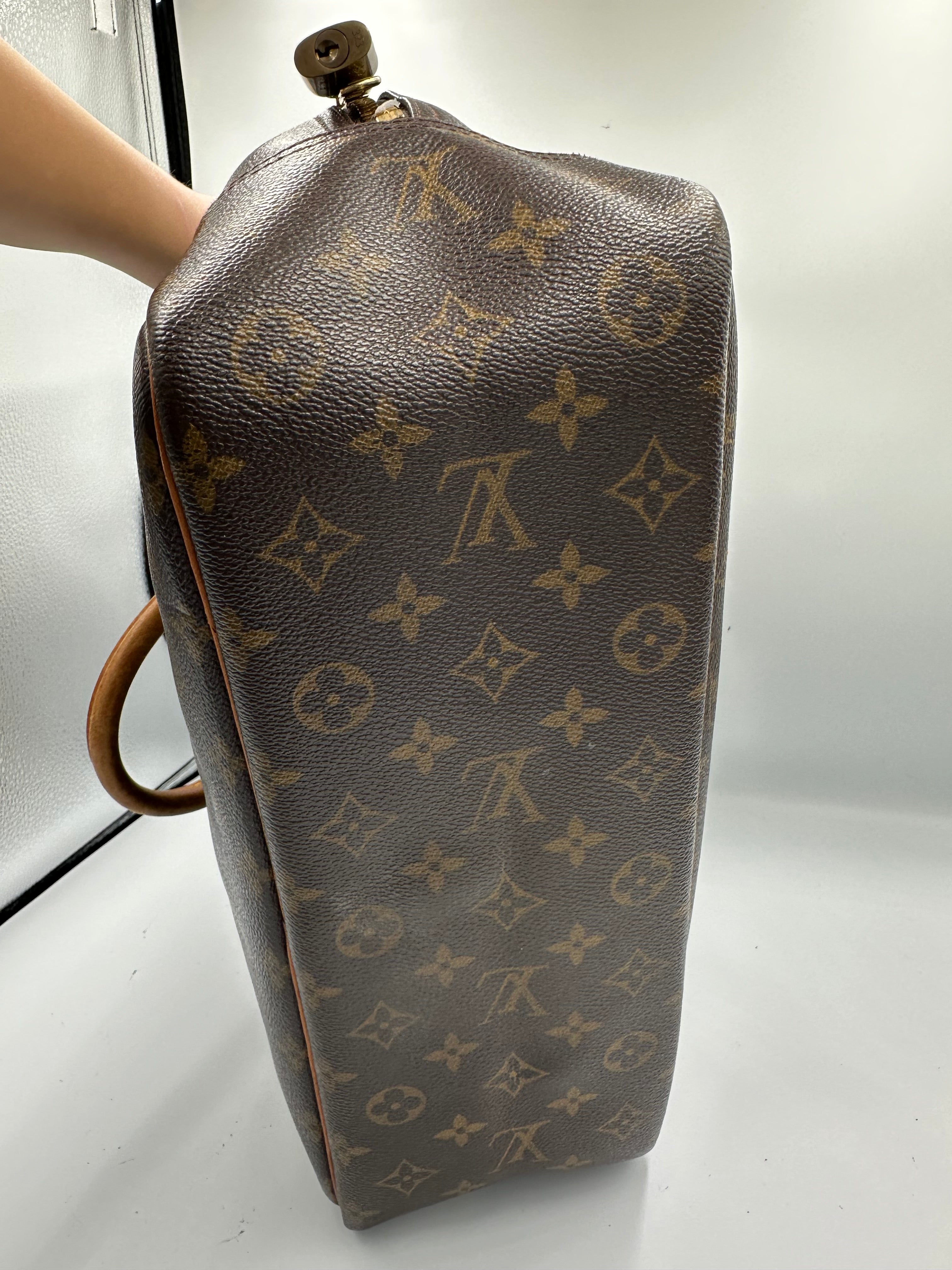 Vintage 90s Louis Vuitton Deauville monogram leather bag