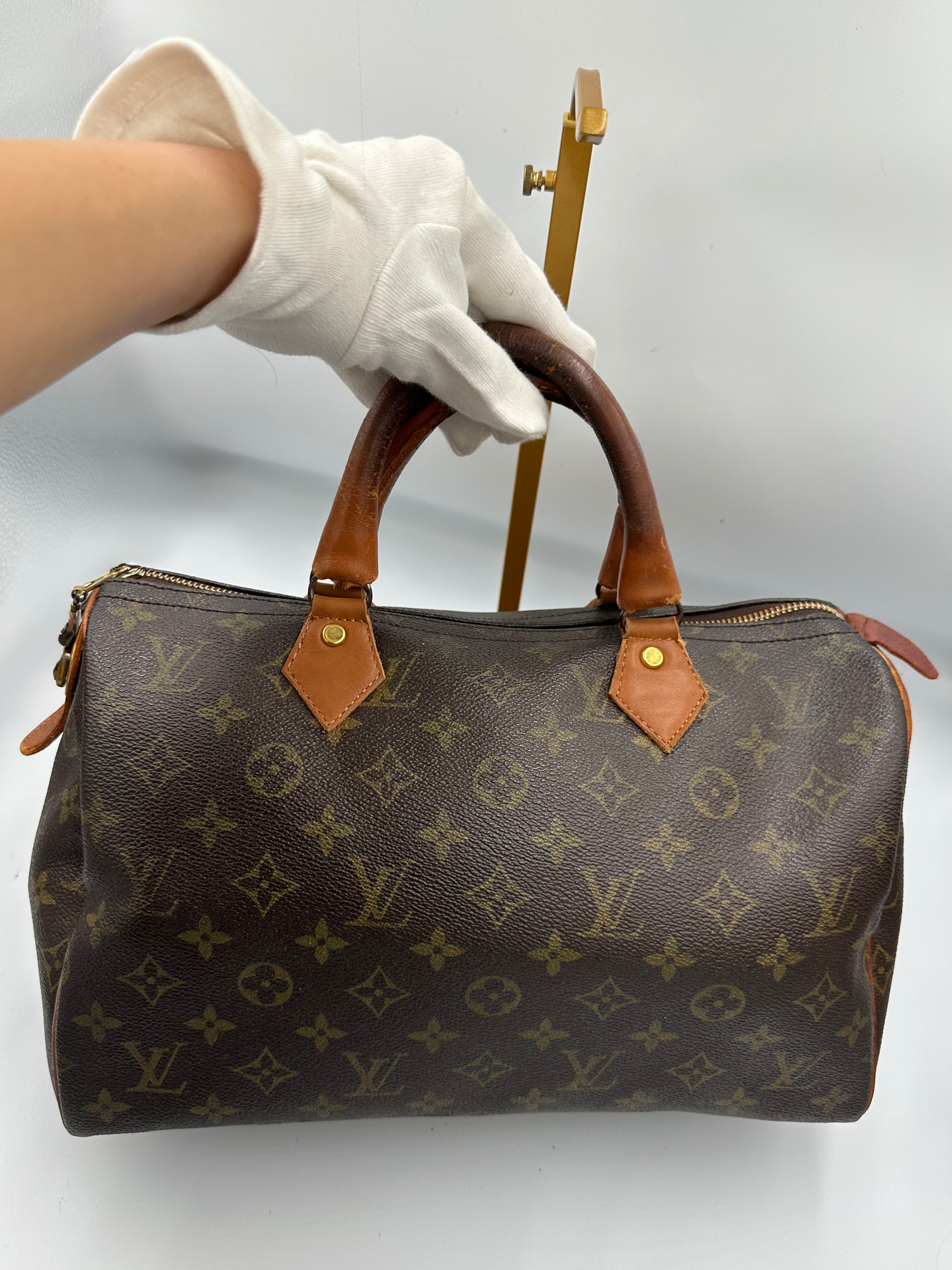 Collectors Piece Vintage 1970s-1990s Louis Vuitton Speedy 35 by French Company