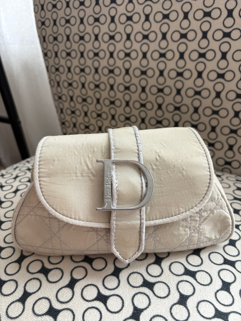 Dior D buckle white Monsieur Parfums pouch