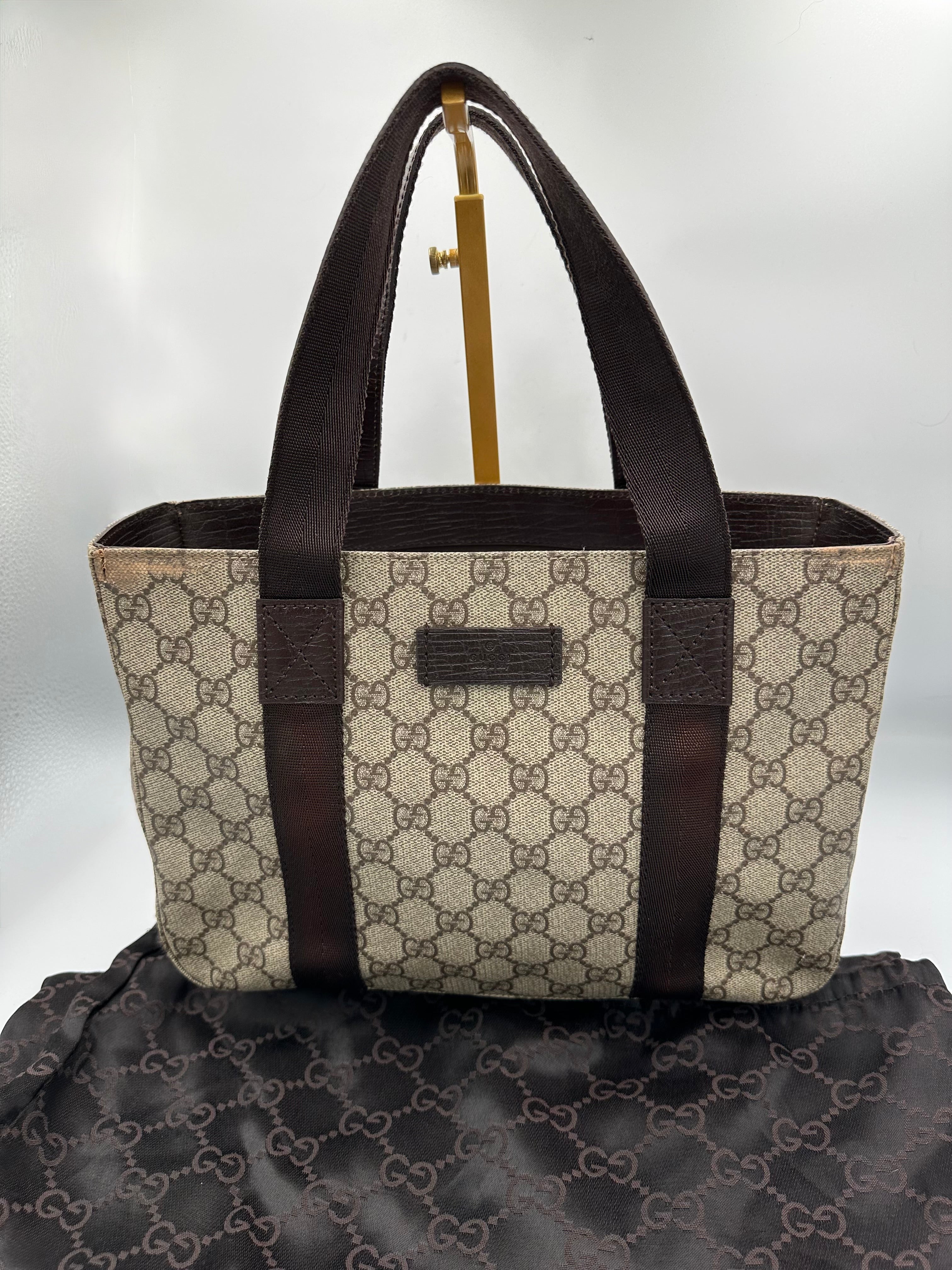 Gucci GG supreme leather bag