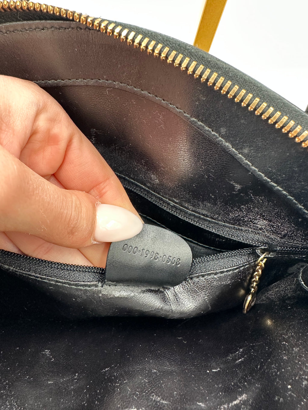 90’s Gucci Jackie black leather handbag with G gold hardware zip