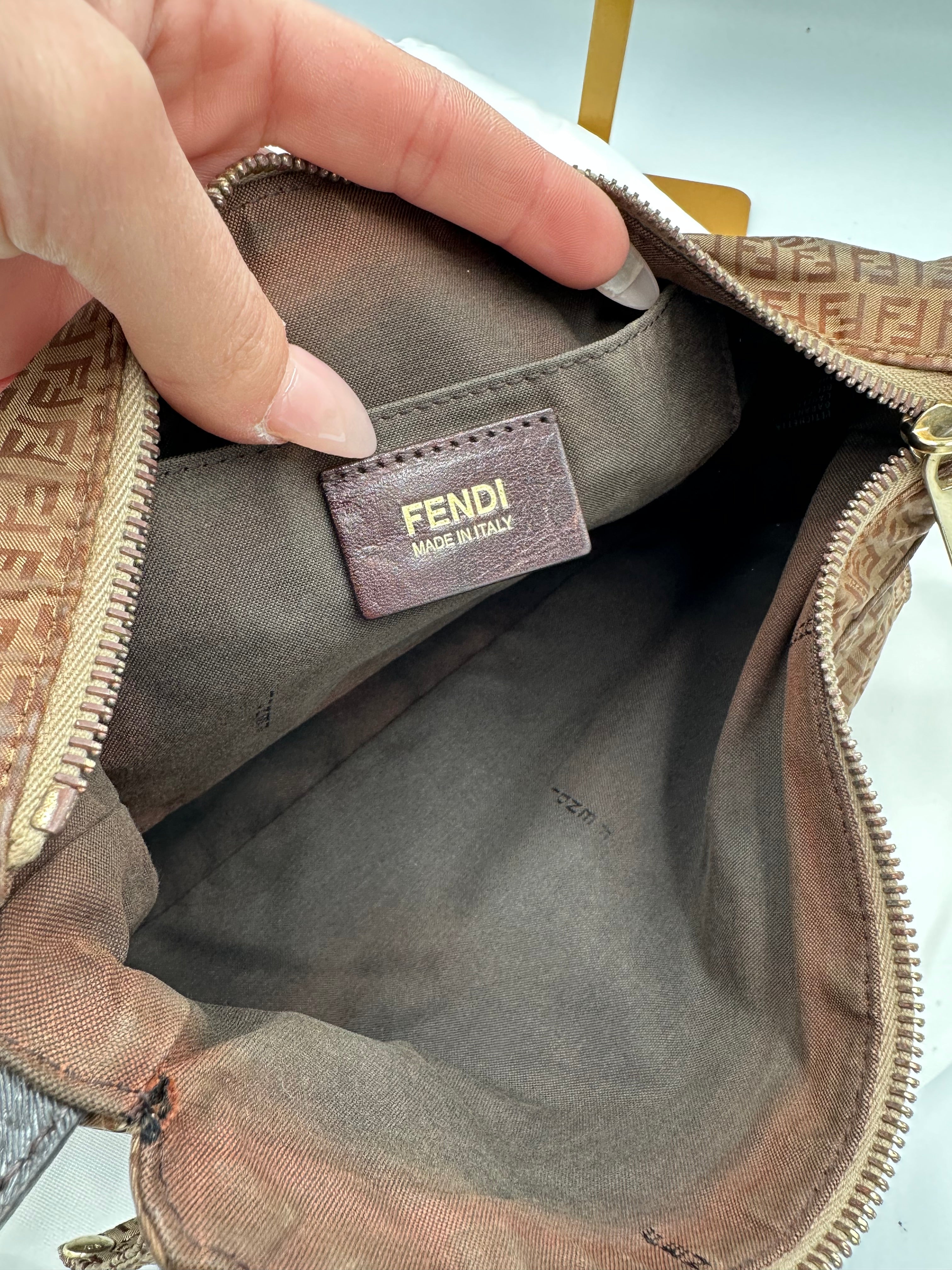 Super rare Fendi Zucchino tobacco crossbody
