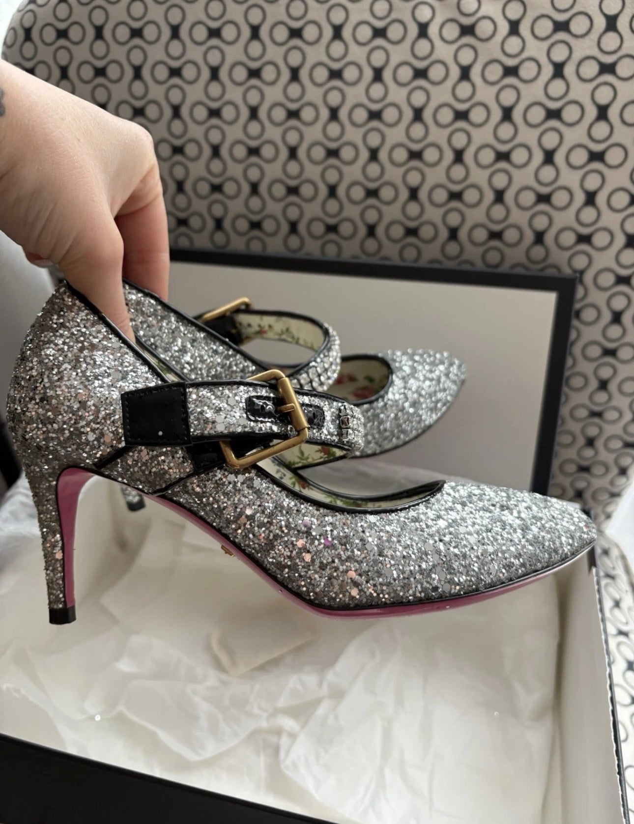 Rare Gucci Sylvie Glitter Mary Jane Heels in Silver Glitter with Pink Bottom