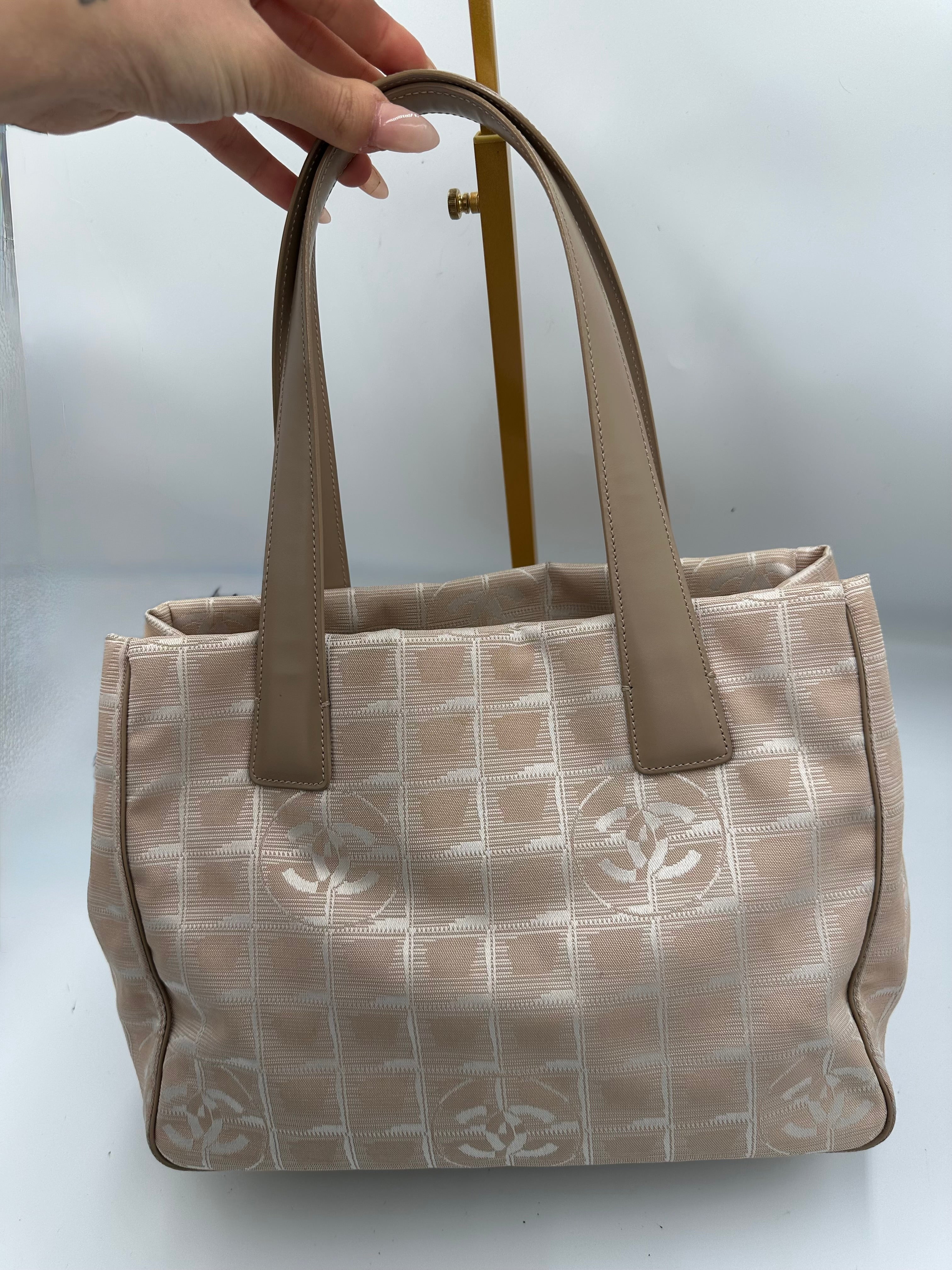 Chanel 2004 Travel line beige shoulder bag