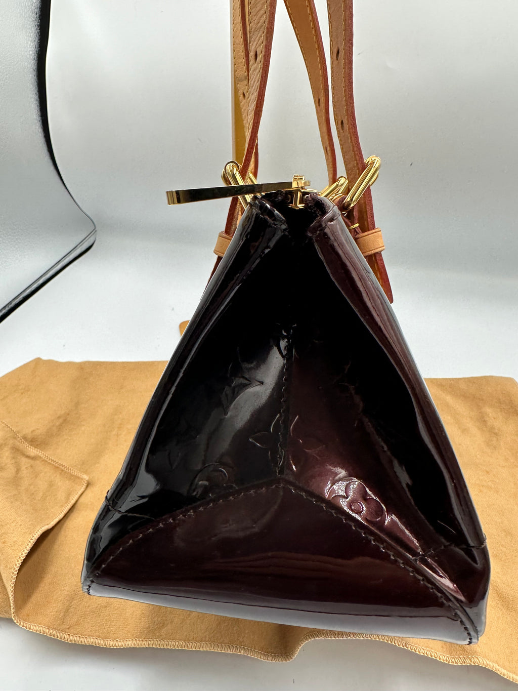 Louis Vuitton Monogram Vernis Rosewood Avenue Shoulder Bag in Amarant purple