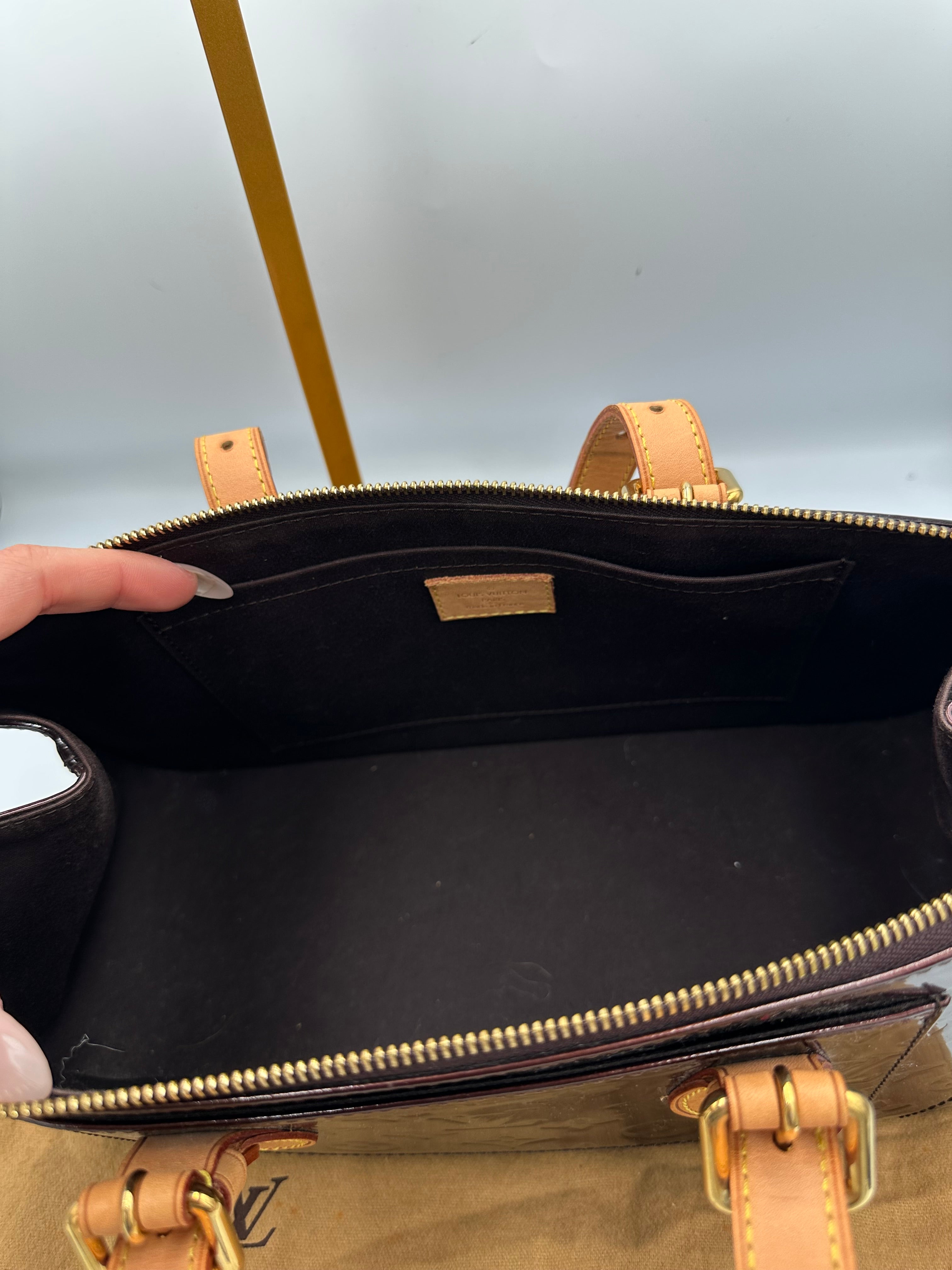 Louis Vuitton Monogram Vernis Rosewood Avenue Shoulder Bag in Amarant purple