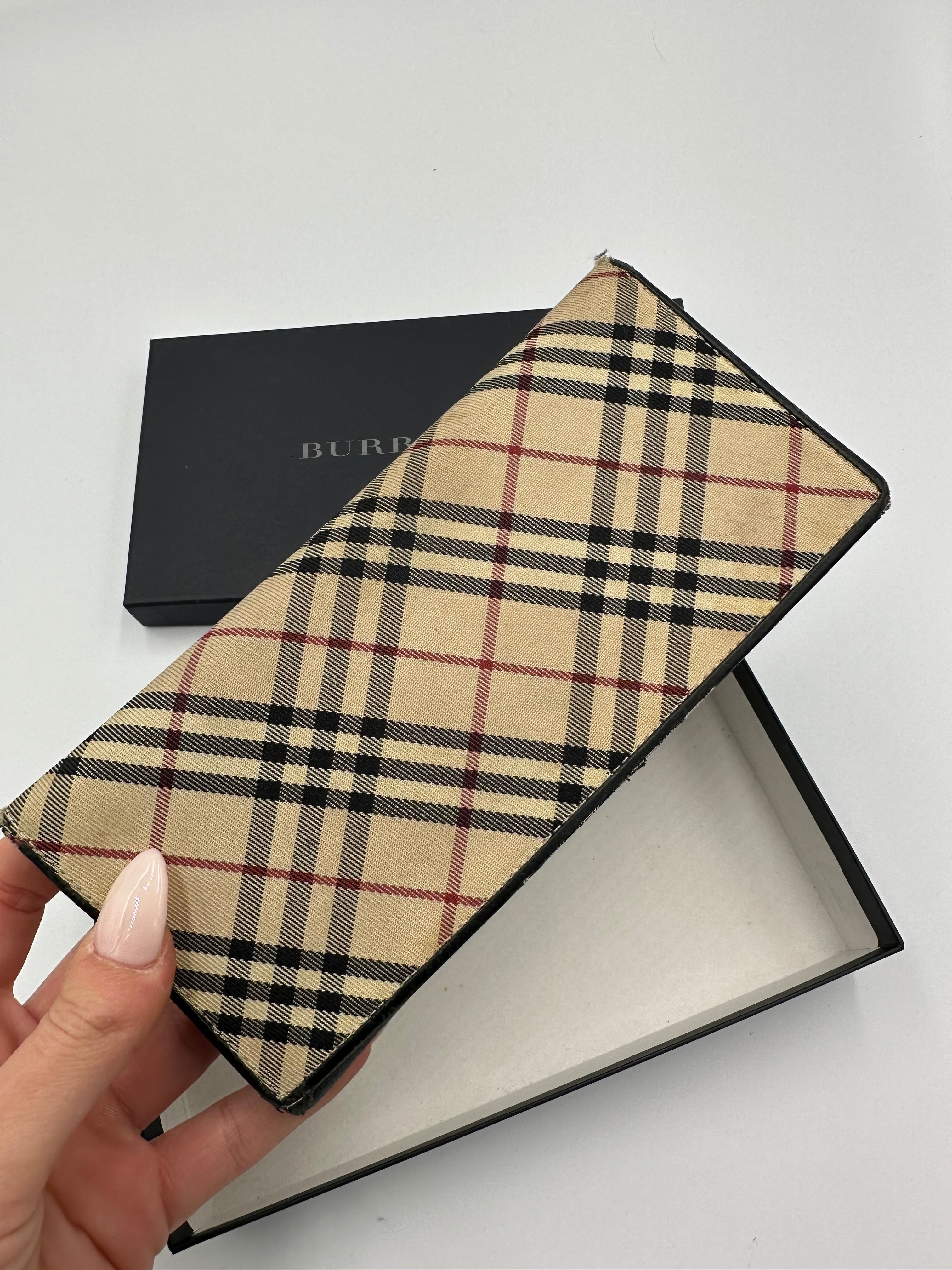 Burberry nova check wallet
