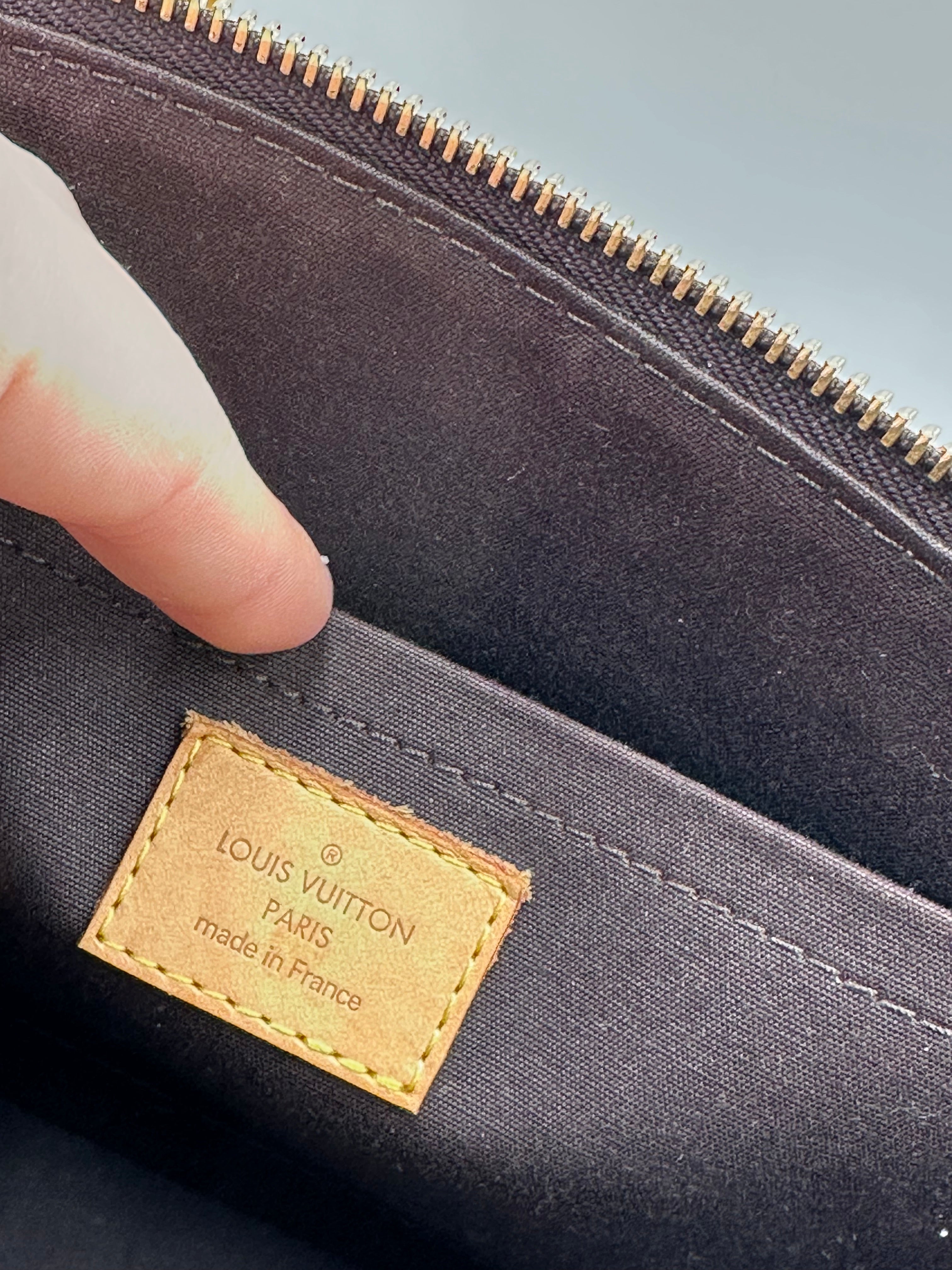 Louis Vuitton Monogram Vernis Rosewood Avenue Shoulder Bag in Amarant purple