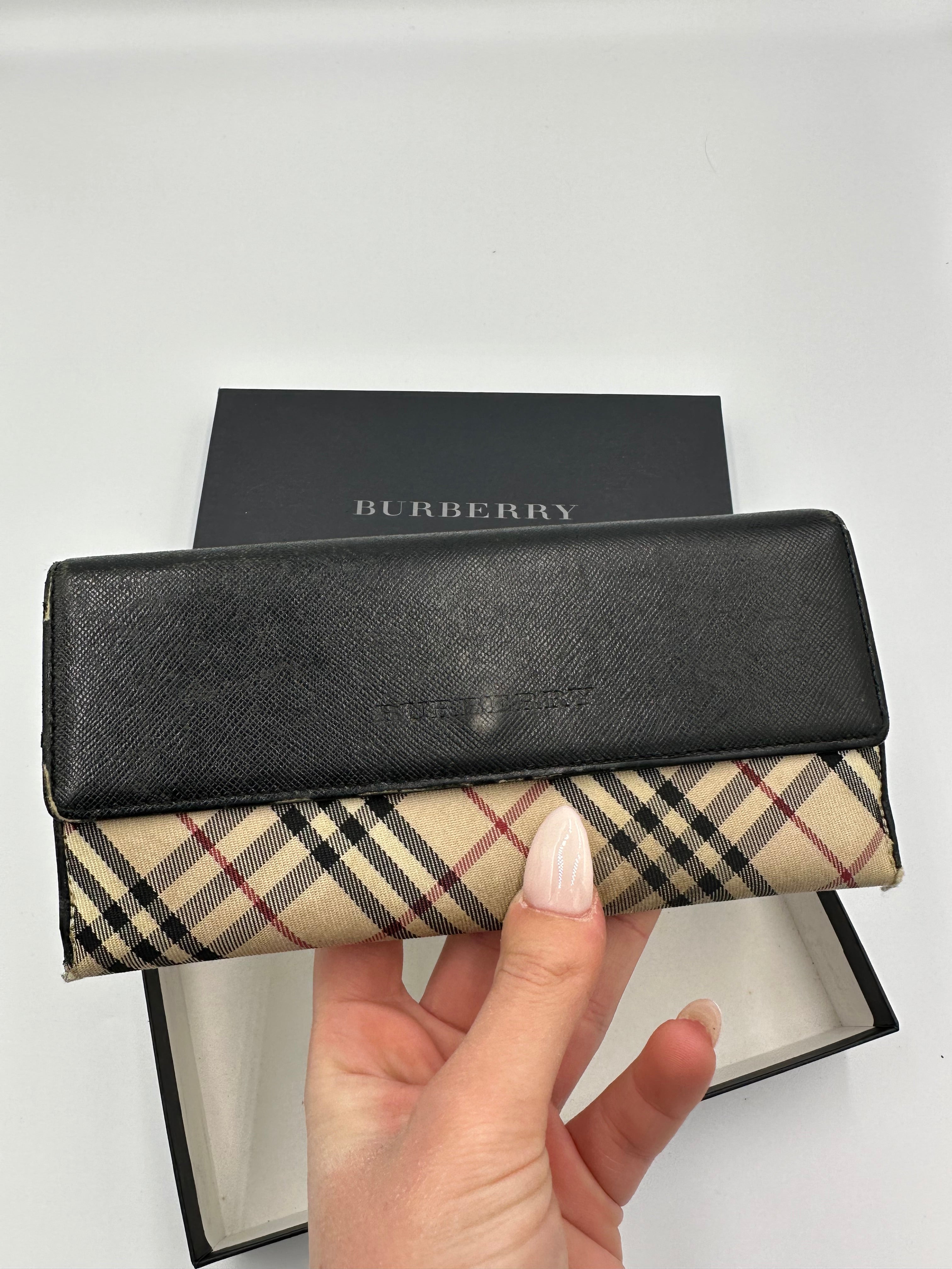Burberry nova check wallet