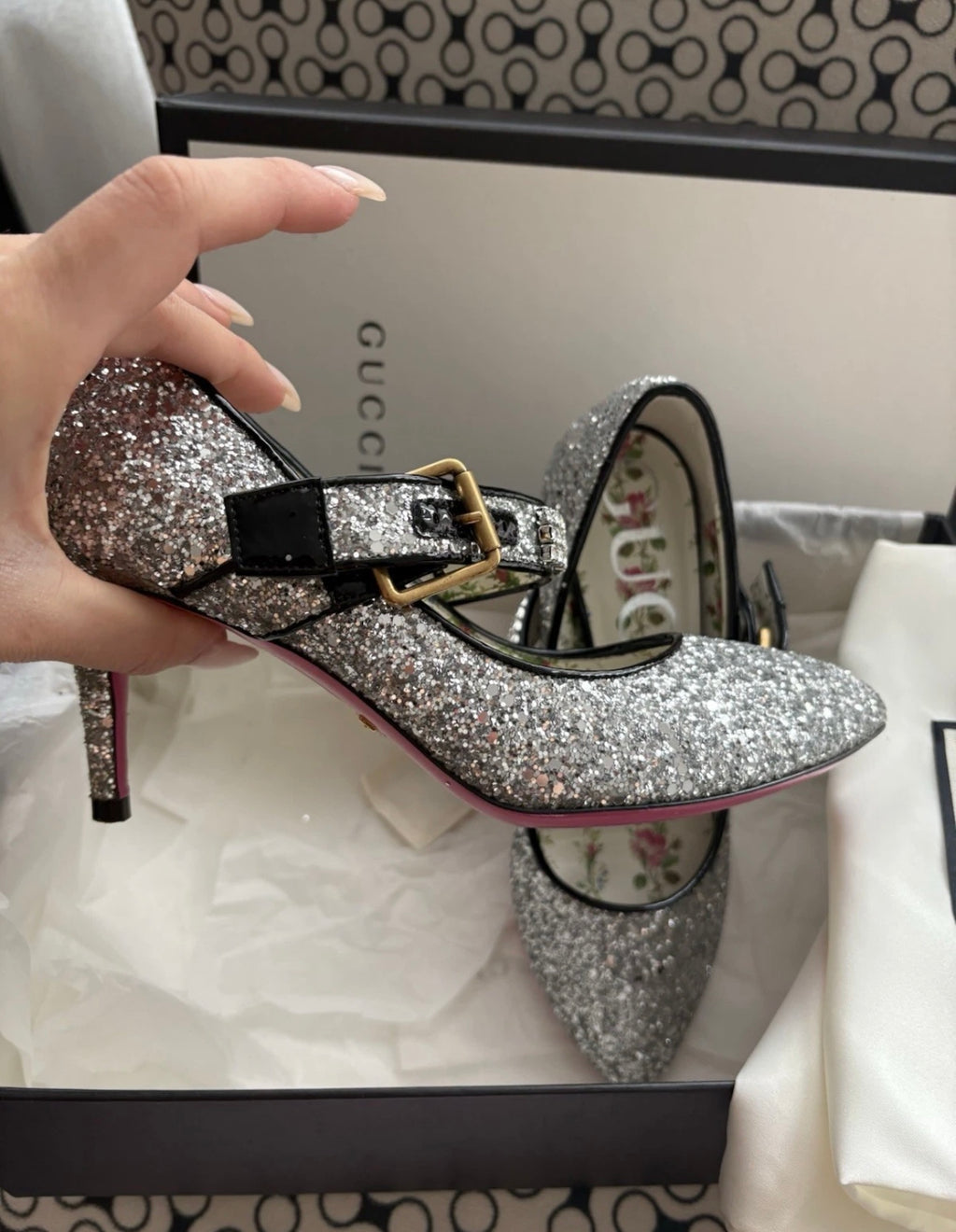 Rare Gucci Sylvie Glitter Mary Jane Heels in Silver Glitter with Pink Bottom