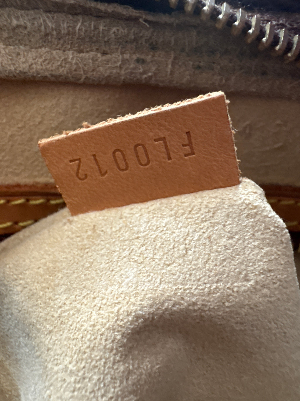 Louis Vuitton 1999 leather Monogram Looping Bag