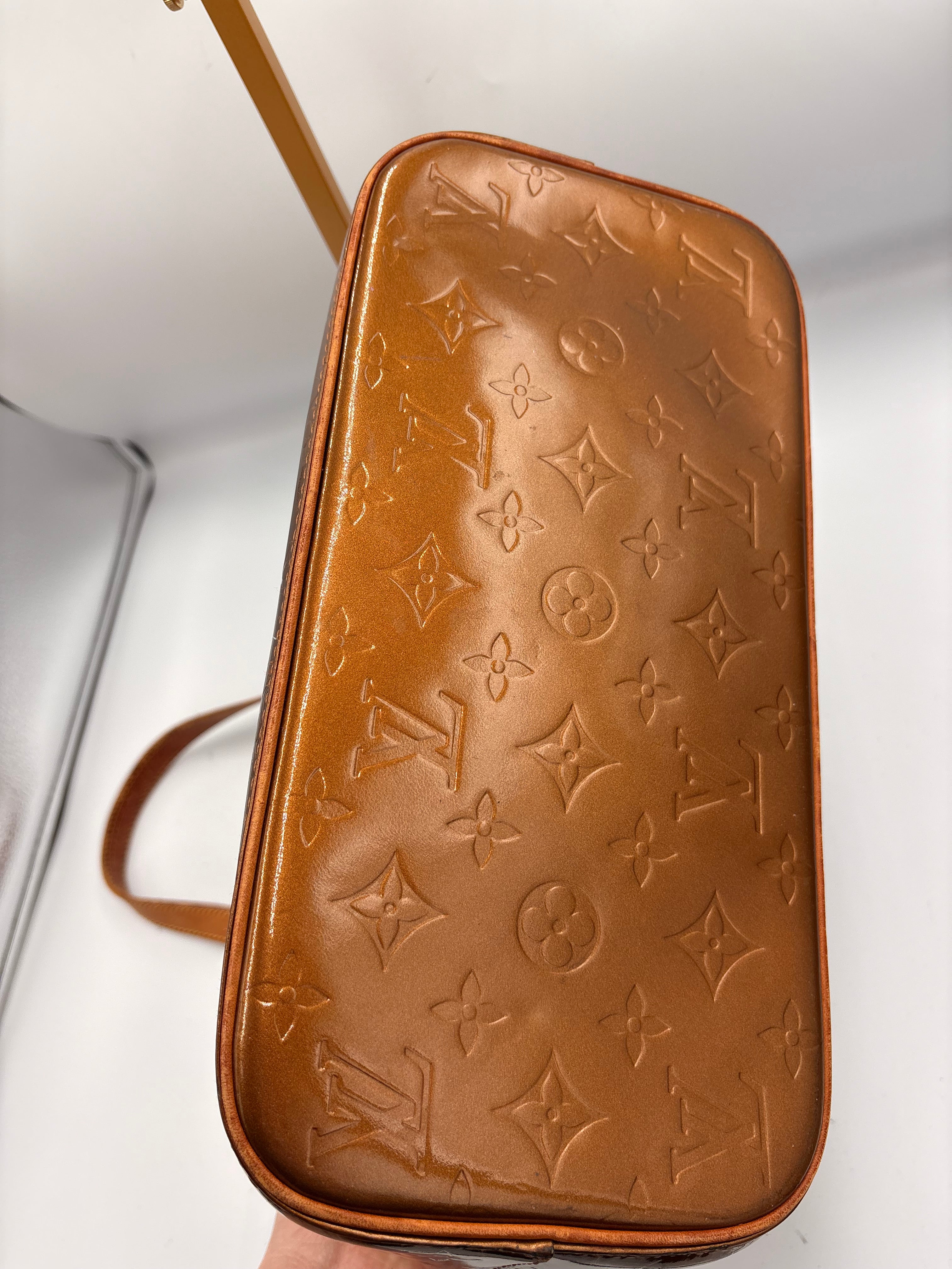 Louis Vuitton Monogram Vernis Houston in bronze