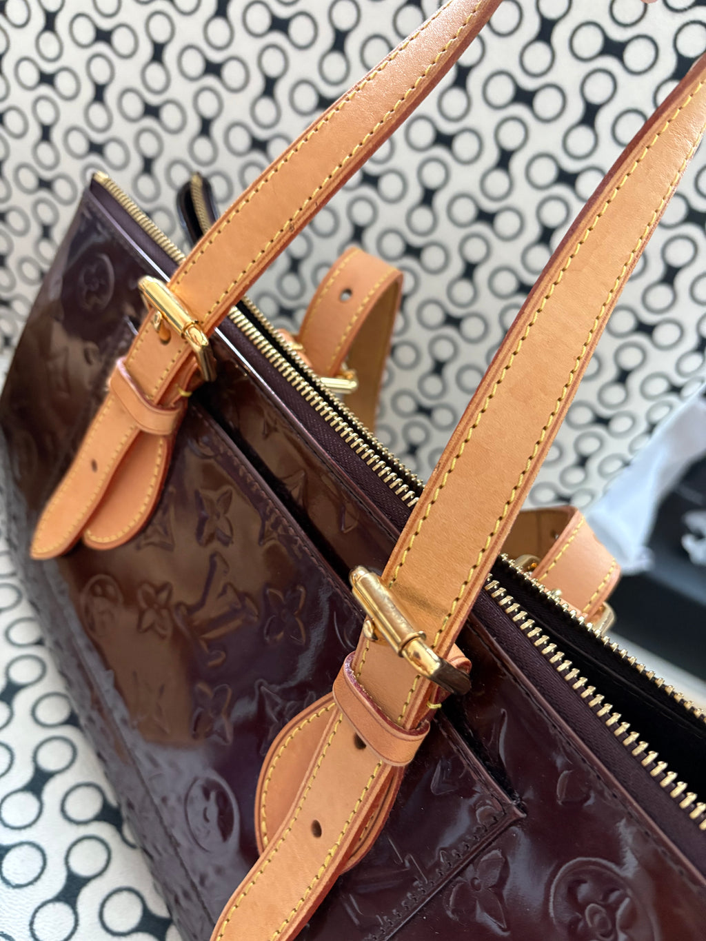 Louis Vuitton Monogram Vernis Rosewood Avenue Shoulder Bag in Amarant purple