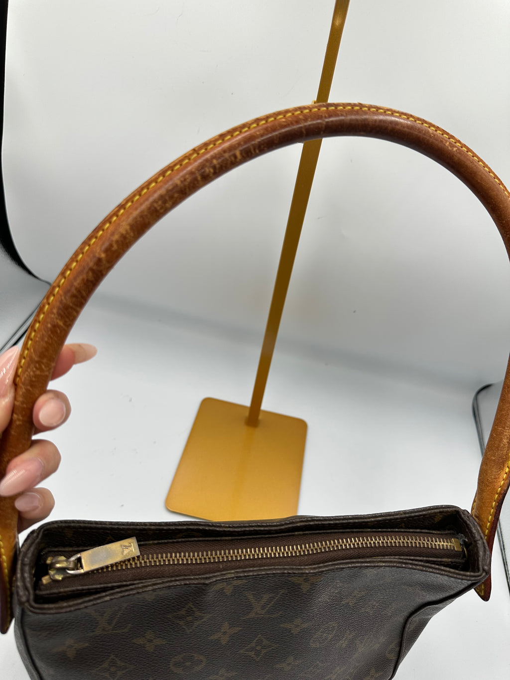 Louis Vuitton 1999 leather Monogram Looping Bag