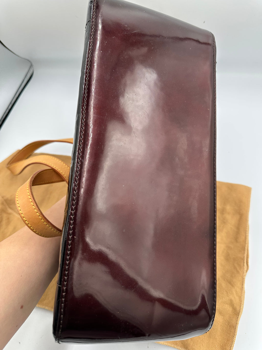 Louis Vuitton Monogram Vernis Rosewood Avenue Shoulder Bag in Amarant purple