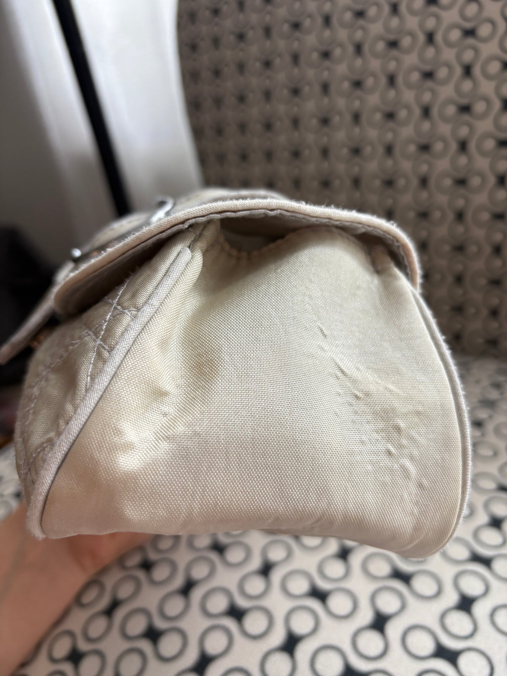 Dior D buckle white Monsieur Parfums pouch