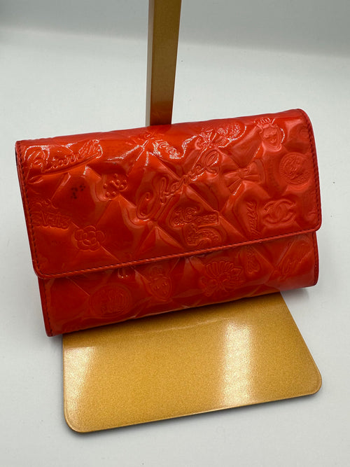 Chanel Icon Matlasse mademoiselle red patent wallet