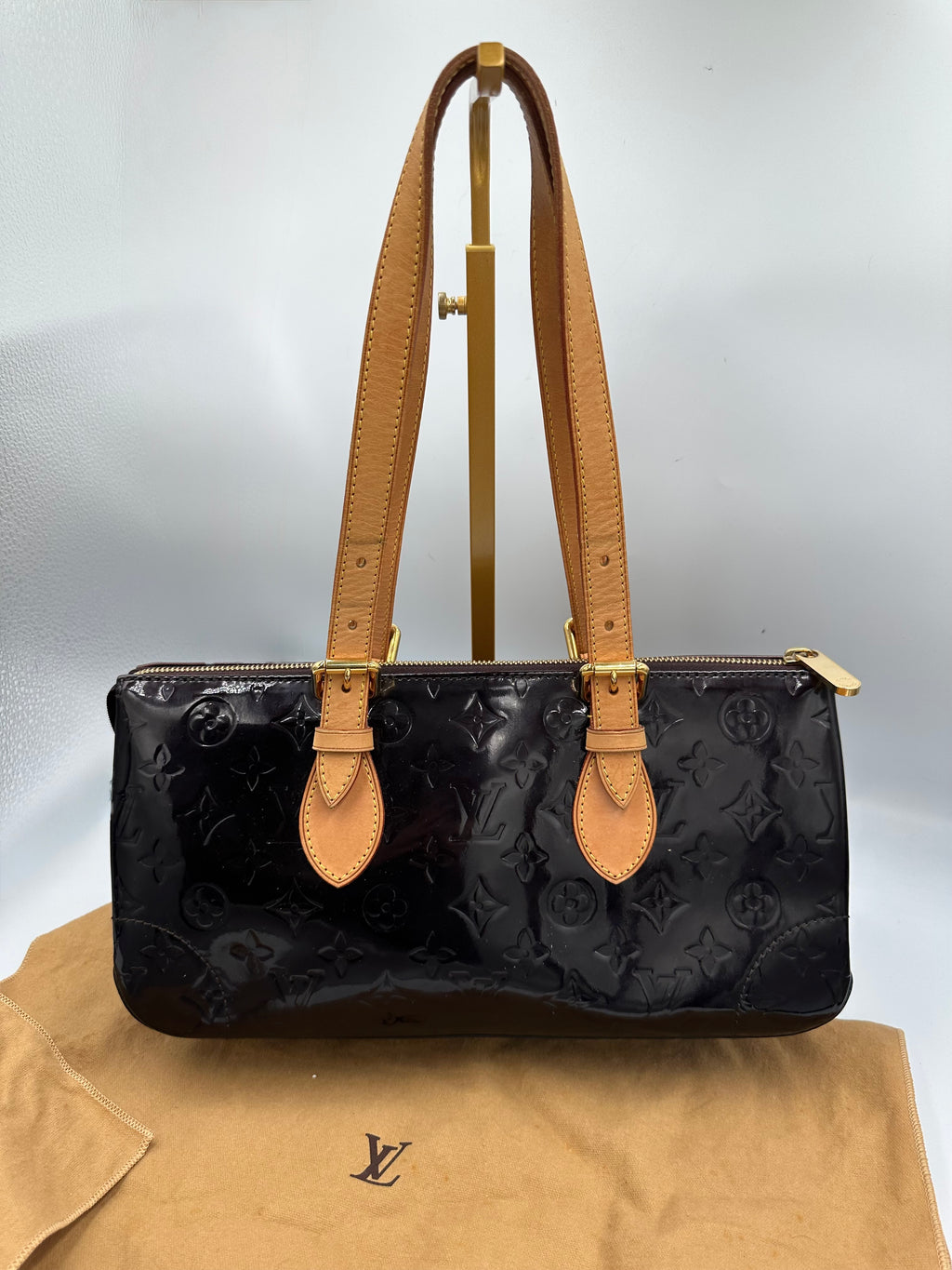 Louis Vuitton Monogram Vernis Rosewood Avenue Shoulder Bag in Amarant purple